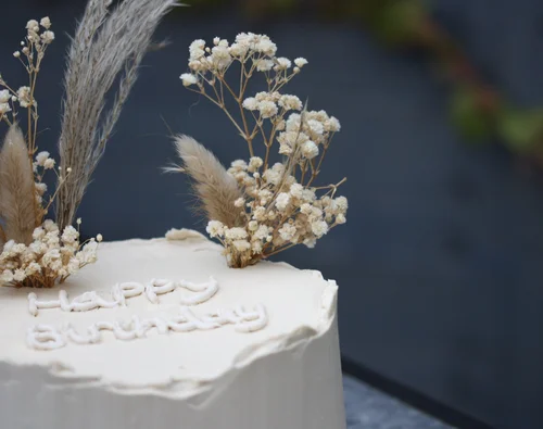 Naked cake with dried flowers