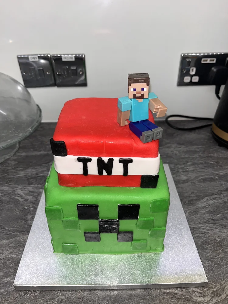 Minecraft themed fondant cake